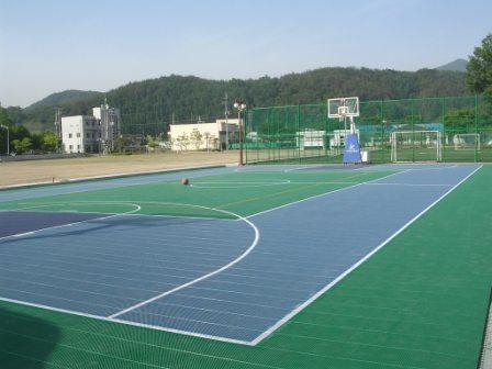Sàn Futsal lắp đặt cho sân bóng chuyền ngoài trời